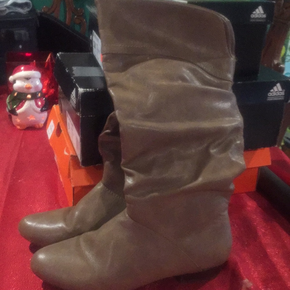 Women's boots